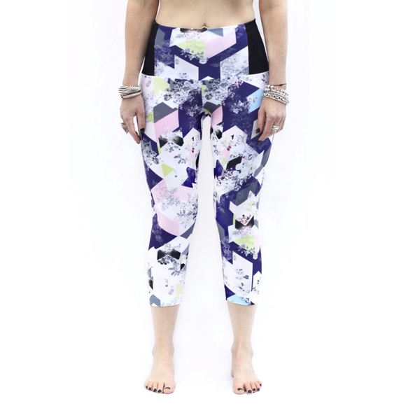 Stella Capri Legging - NWT - Picture 2 of 4